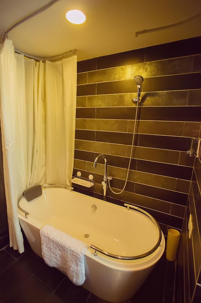 Fx Hotel Xujiahui - Shanghai Stadium Branch Dış mekan fotoğraf